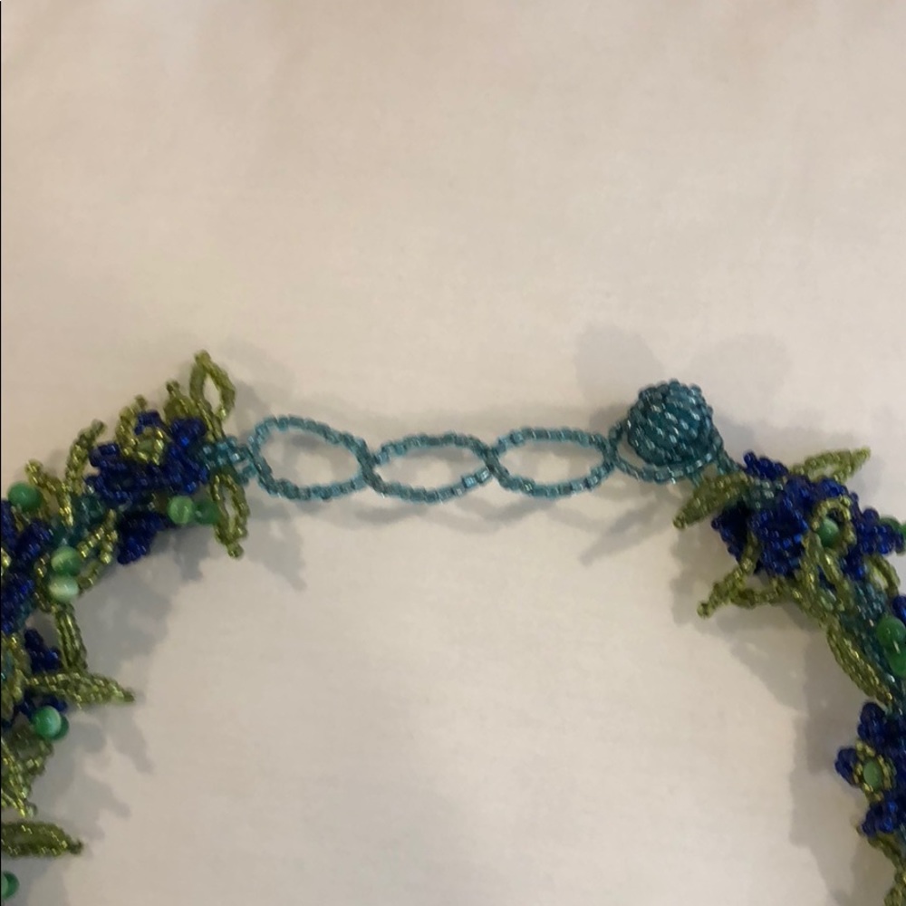 Handmade green and blue glass seed bead necklace. - Picture 3 of 4